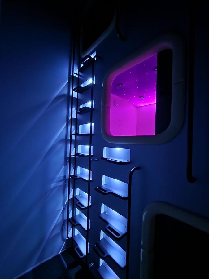 Capsule Hotel Constellation 91 Lwów Zewnętrze zdjęcie
