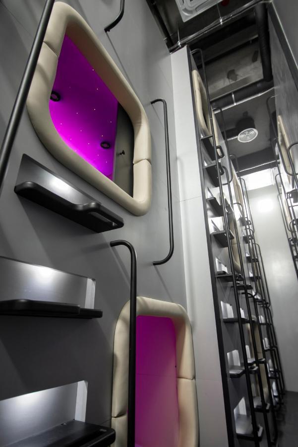 Capsule Hotel Constellation 91 Lwów Zewnętrze zdjęcie