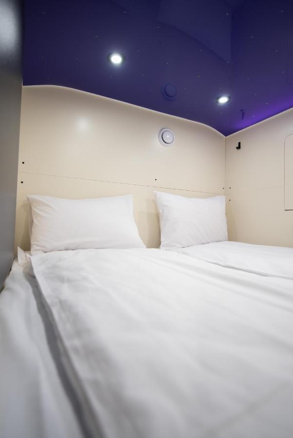Capsule Hotel Constellation 91 Lwów Zewnętrze zdjęcie