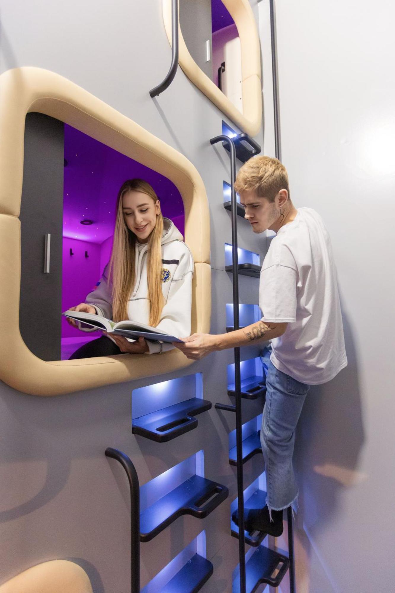 Capsule Hotel Constellation 91 Lwów Zewnętrze zdjęcie
