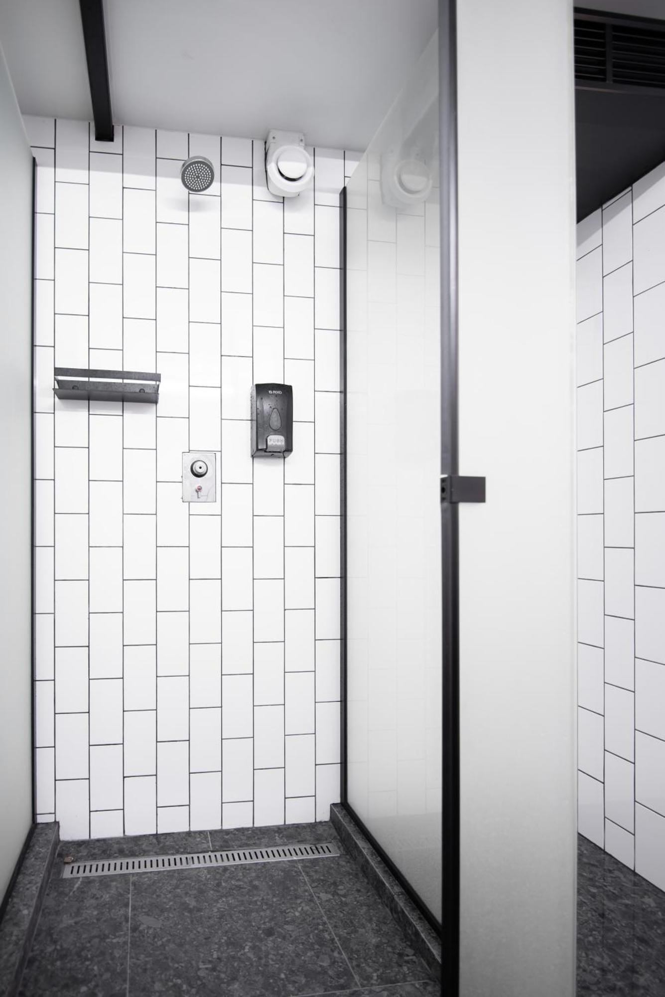 Capsule Hotel Constellation 91 Lwów Zewnętrze zdjęcie