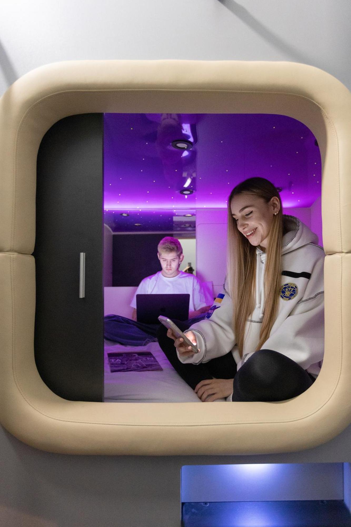 Capsule Hotel Constellation 91 Lwów Zewnętrze zdjęcie
